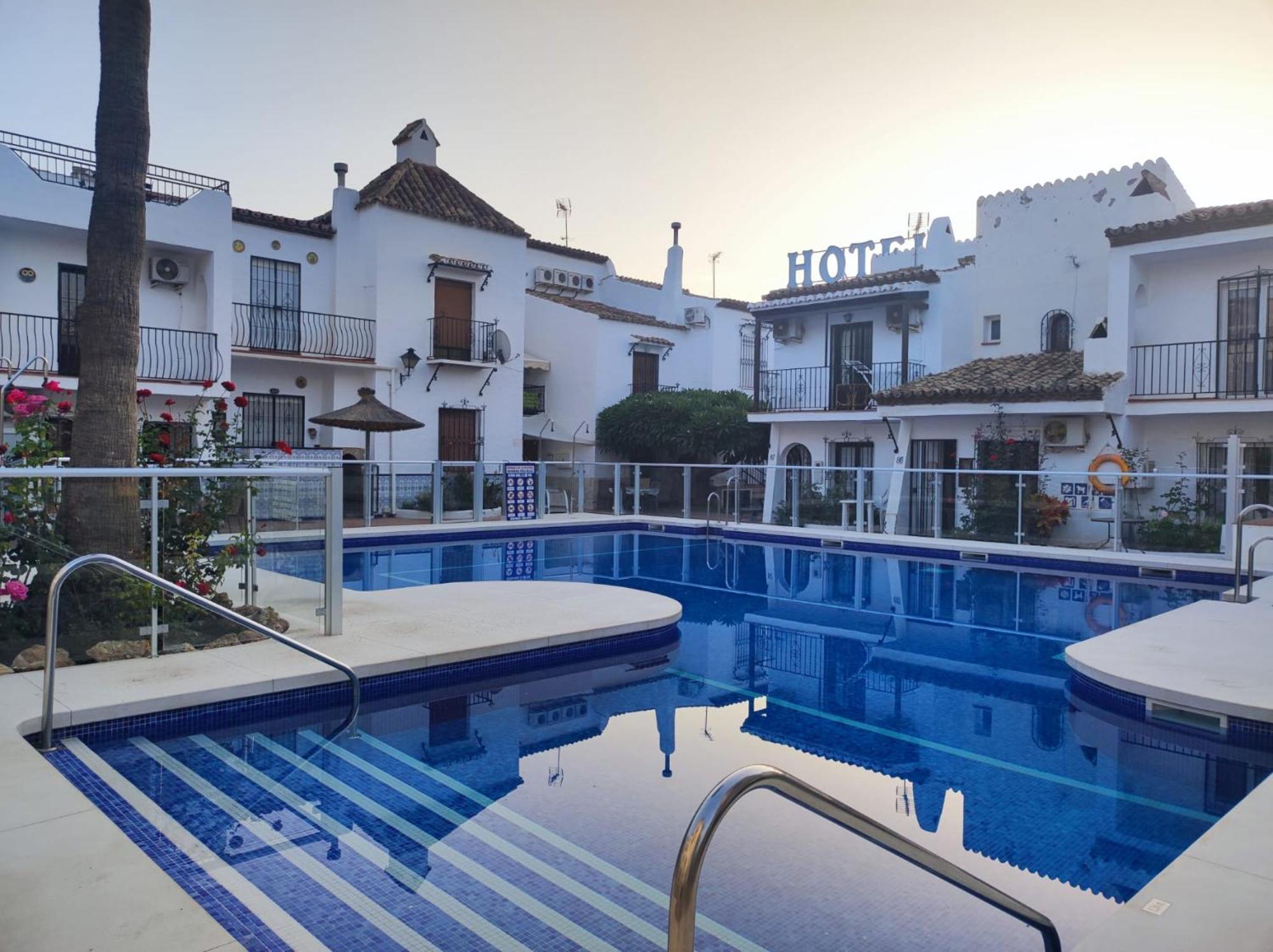 Nueva Nerja 22 Menyber Villa Bagian luar foto